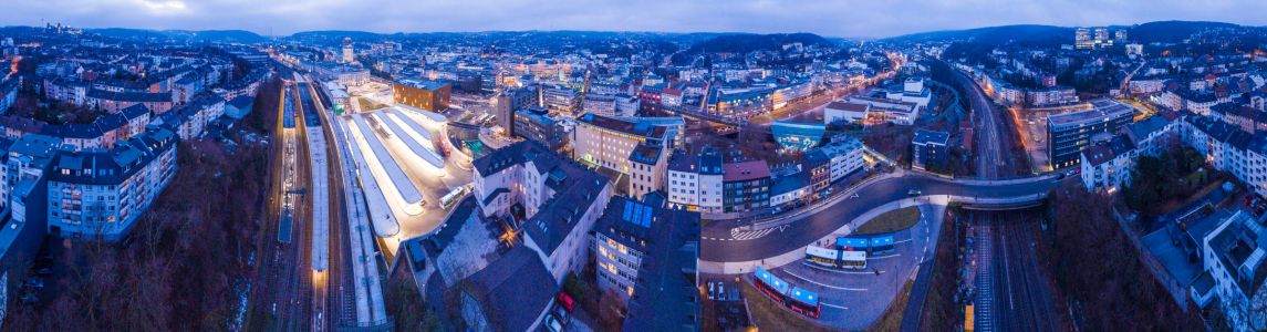Wuppertal Döppersberg, Hauptbahnhof, Neuer Busbahnhof, Blaue Stunde