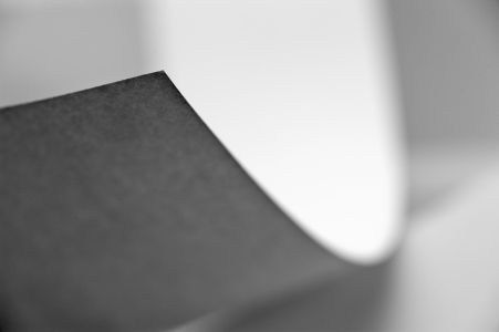 Schwarzweiß-Papier-Komposition